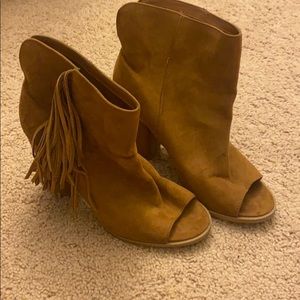 Heel Tan Suede Boots